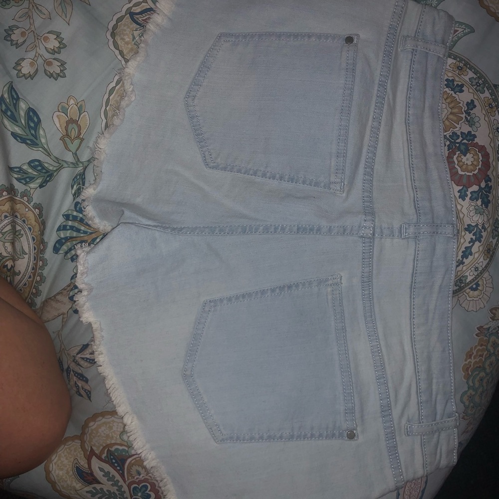Designlab Flower Denim Shorts - Picture 2 of 3